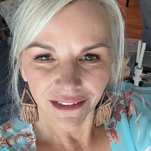 Meet your Posher, Michele